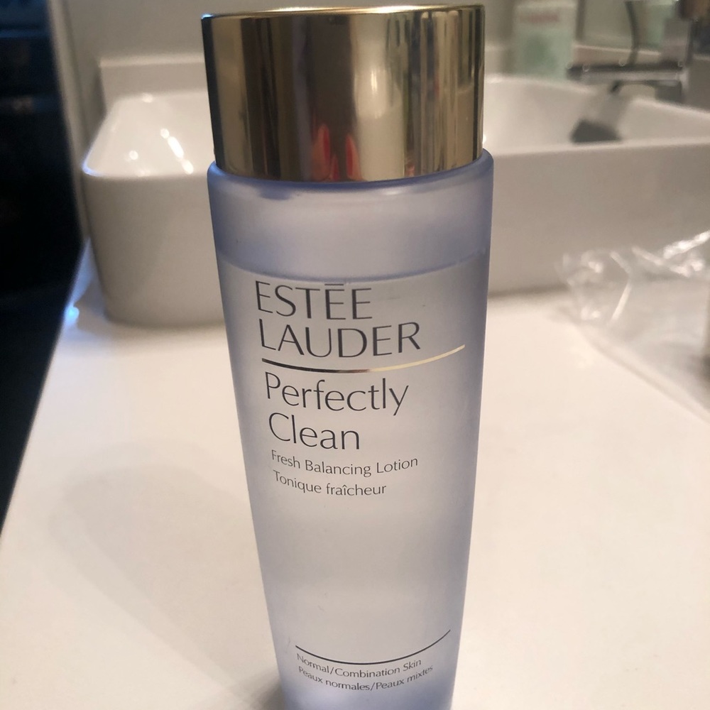 Estée Lauder Perfectly Clean. 6.7 oz